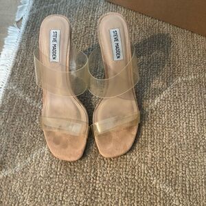 Comfortable sandals by Steve Madden